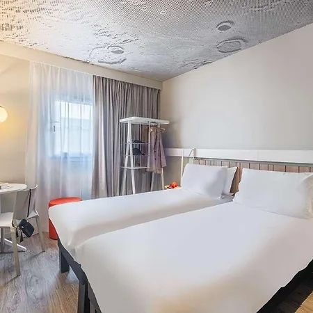 Ibis Nantes Hotel 3*