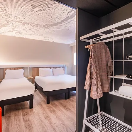 Отель Ibis Nantes 3*