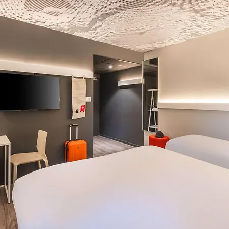 Ibis Nantes Трейер