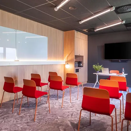 Ibis Nantes Отель Трейер