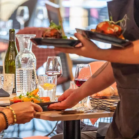 Отель Ibis Nantes 3*