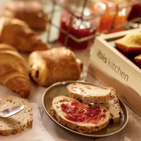 Ibis Nantes Отель