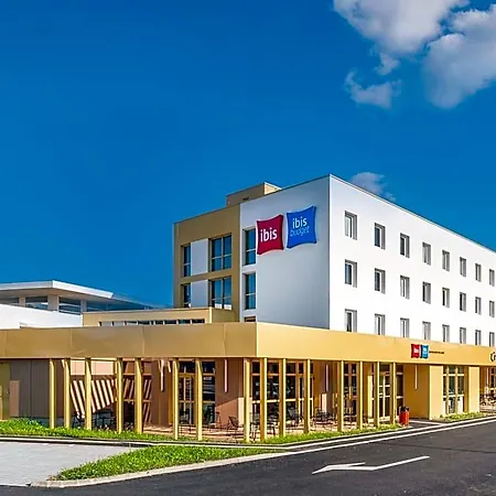Ibis Nantes 3*