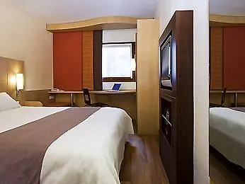 Ibis Nantes Отель Трейер