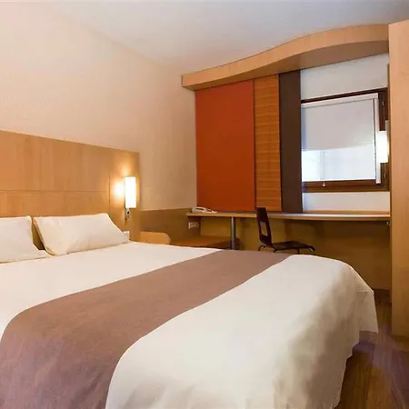 Ibis Nantes 3*
