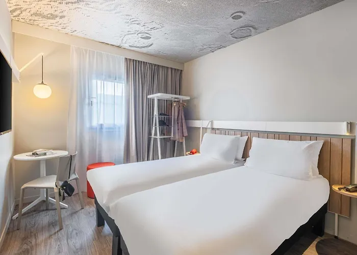 Ibis Nantes Hotel 3*
