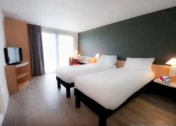 Ibis Nantes Treillières